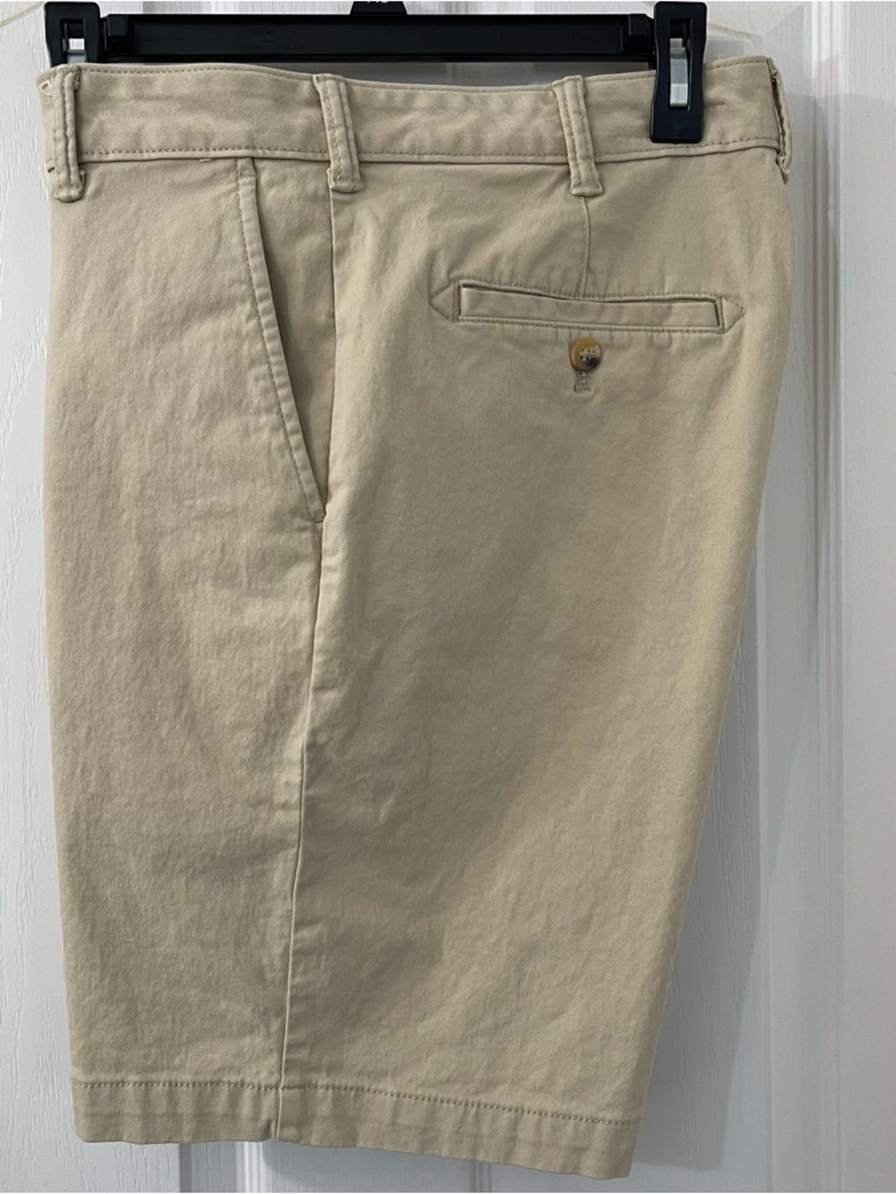 Izod Saltwater Stretch Plain Front Short - Khaki.  Mens:  32".